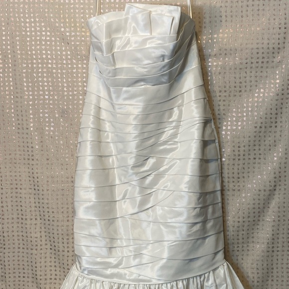 Mari Lee for Madeline Gardner Elegant White Strapless Gown - Picture 4 of 15